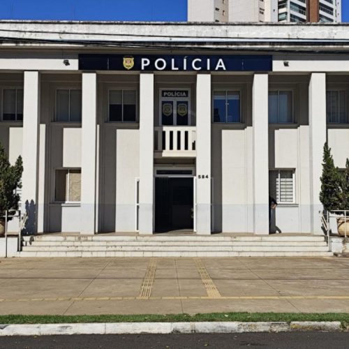 Promessa de renda extra termina em cobrança e visita suspeita