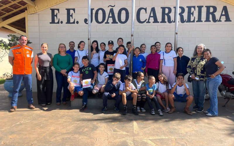 Educação ambiental em foco: palestra sobre queimadas e qualidade do ar na E.E. João Carreira em Andradina