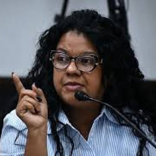 Conselho Municipal formaliza representação ao MP contra radialista por ofensas racistas à vereadora em Araçatuba
