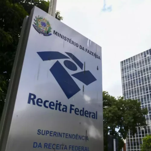 Governo vai taxar Pix? Entenda novas regras da Receita Federal