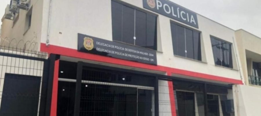 Mulher é atacada com 23 facadas em Valparaíso; ex foge após crime