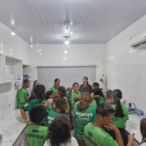 Crianças do Projeto Renovo Social participam de visita à ETA em Andradina