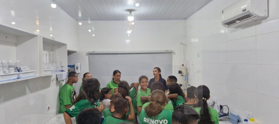 Crianças do Projeto Renovo Social participam de visita à ETA em Andradina