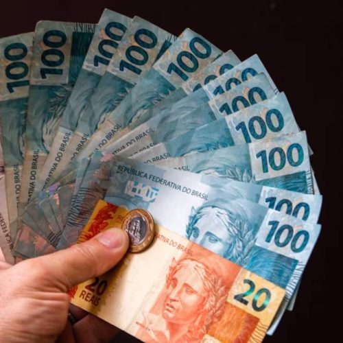 Congresso aprova LDO com previsão de salário mínimo de R$ 1.627 para 2026