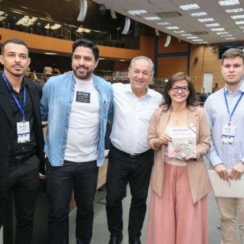 Escola do Parlamento de Andradina recebe selo estadual de reconhecimento