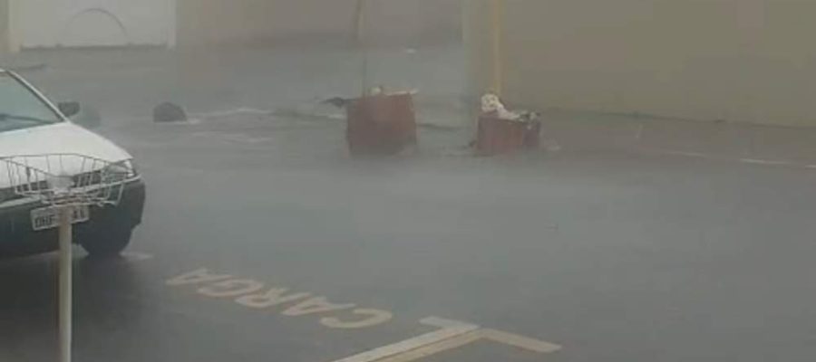 Temporal com ventania provoca estragos em Andradina