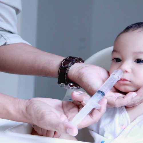 Vacina contra “bronquiolite” já pode ser encontrada em todos os postos de vacinação