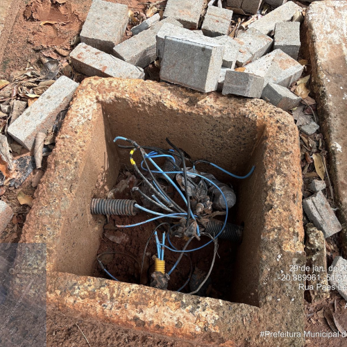 Ato de vandalismo: fiação é furtada na Praça do Stella Maris em Andradina