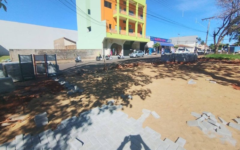 Vandalismo atrasa revitalização da Praça José Vieira em Andradina