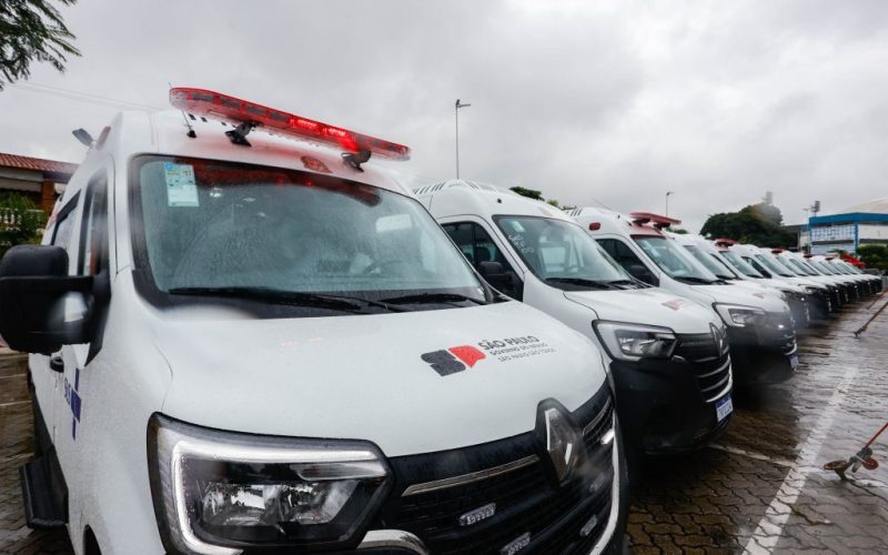 Tarcísio atende pedido do prefeito e libera van para transporte de pacientes