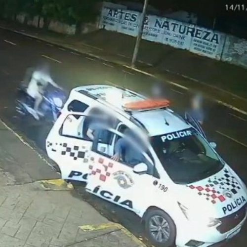 Motociclista embriagado atinge viatura parada em Araçatuba